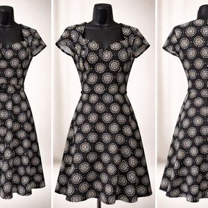 Heartbreaker NYC Retro Floral Fit & Flare Dress – Size Medium